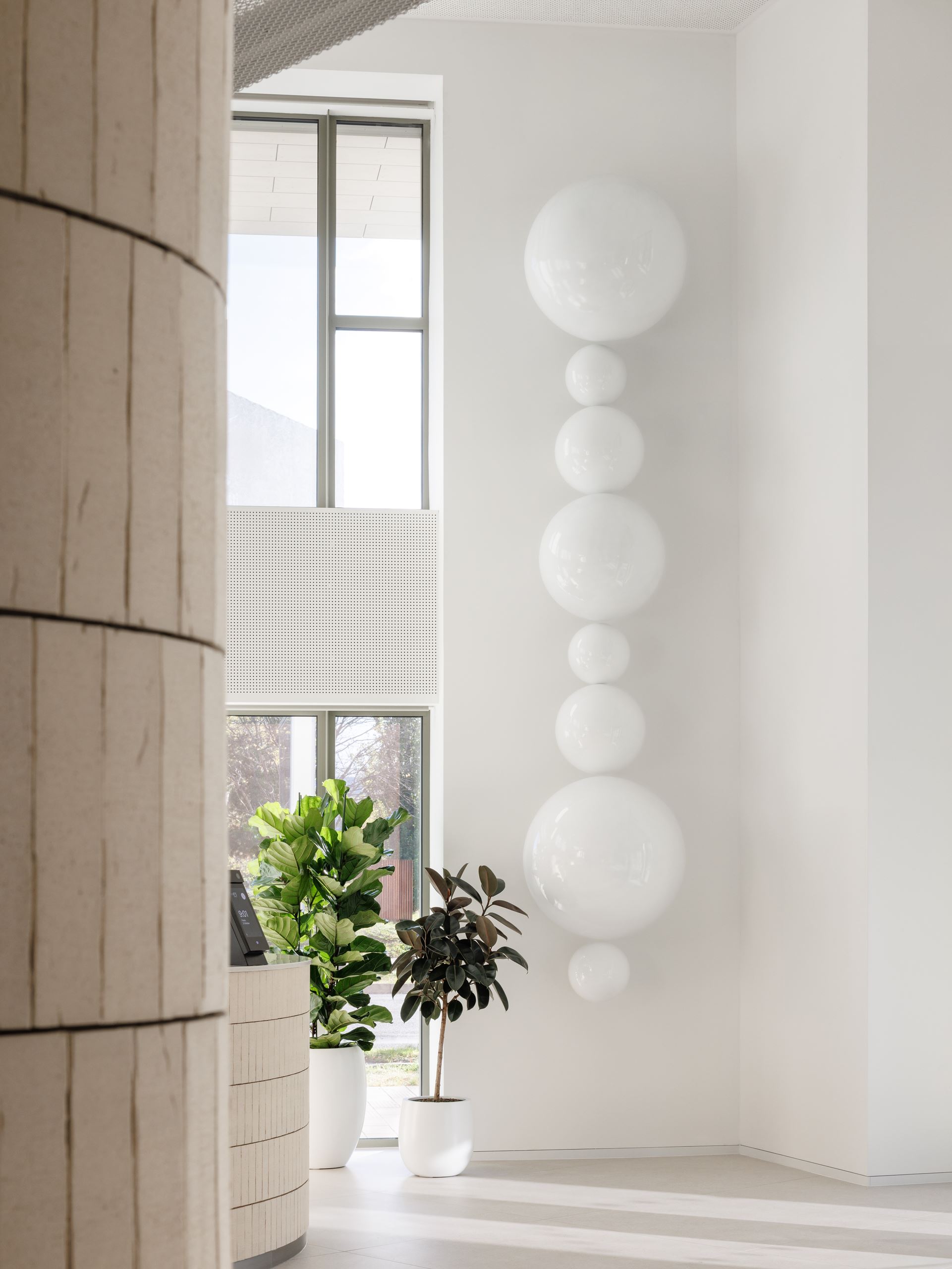 Umelecké dielo Vertikála, Nina A. Šošková (foto Matej Hakár).jpg