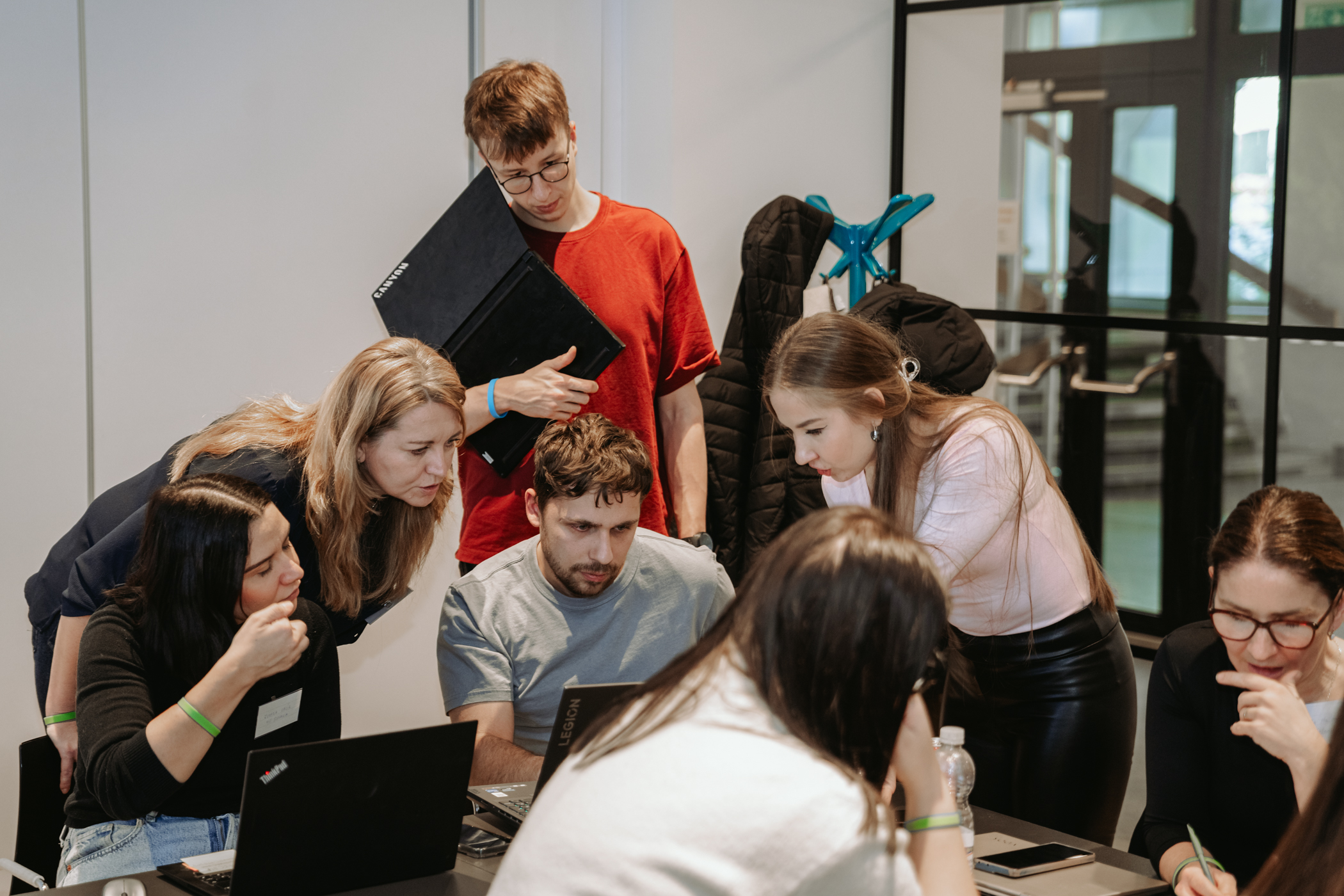 2. Tímová práca.jpg