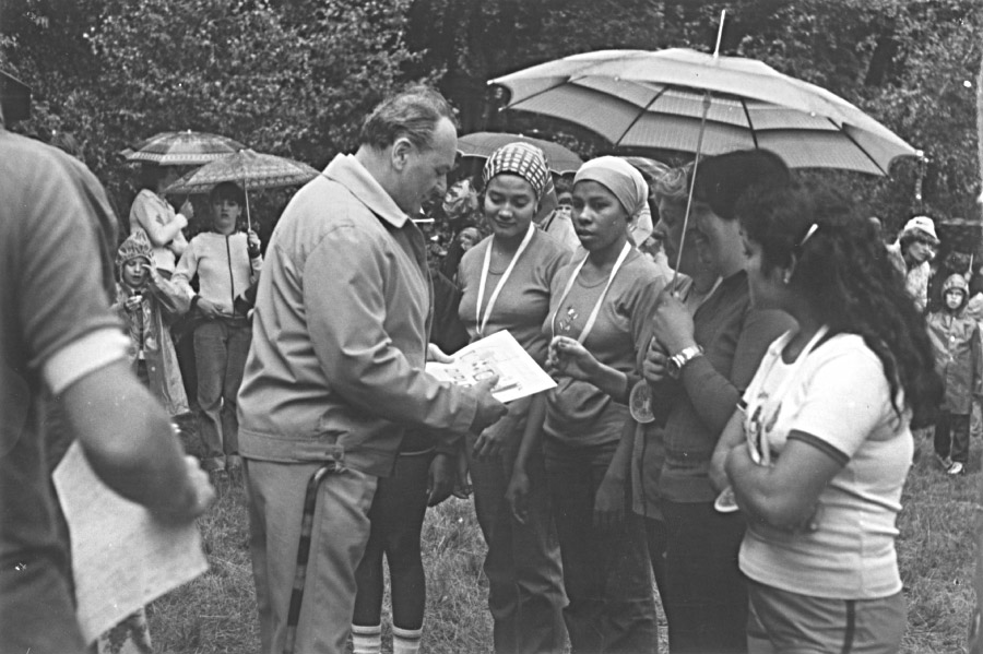 Vo fabrike pracovali aj zahraničné pracovníčky napríklad z Kuby či Vietnamu  / Factory had a numerous foreign employees from Cuba or Vietnam for instance