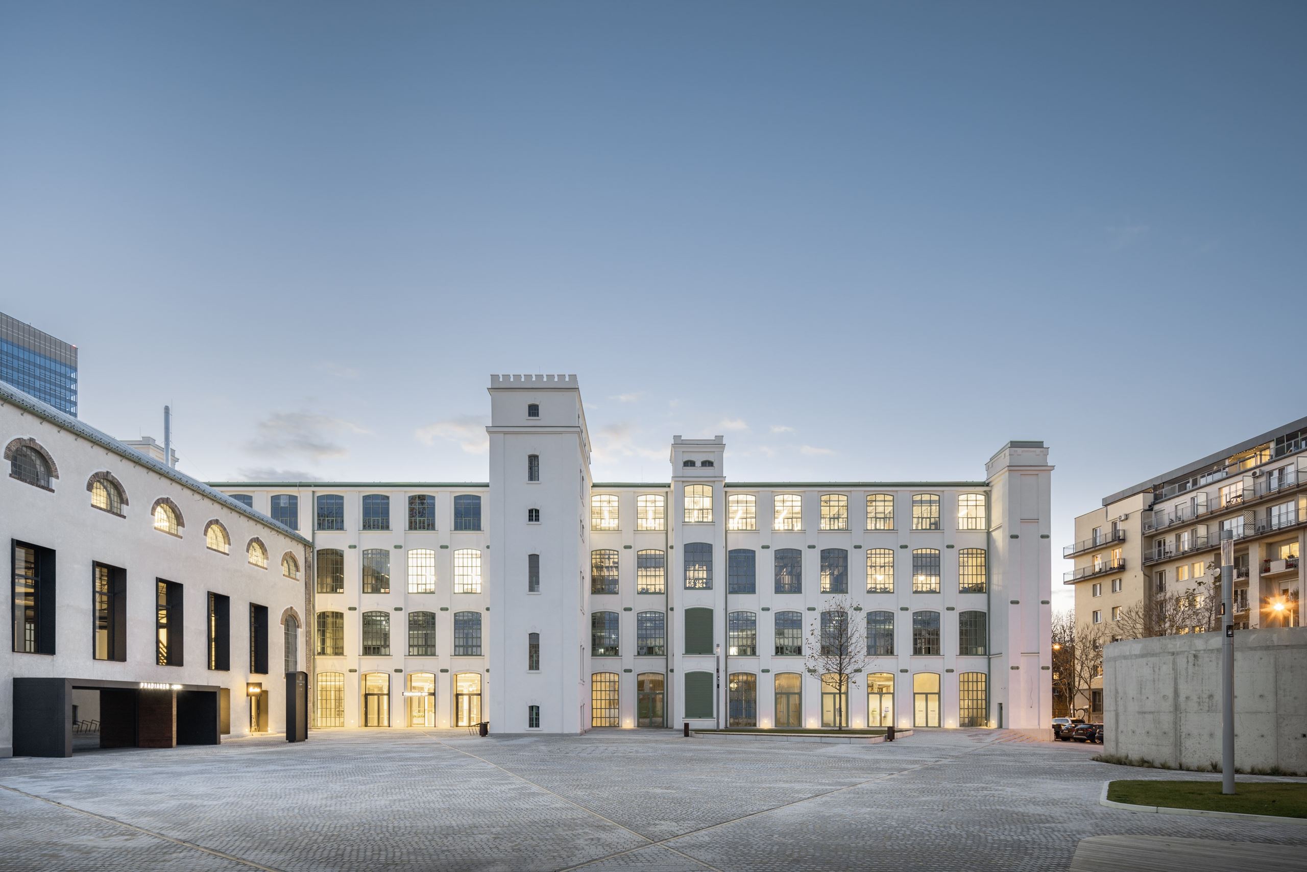 Národná kultúrna pamiatka Pradiareň 1900 priamo v zóne