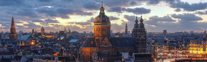 Vizualizácie zámkov, palácov aj domov obyčajných ľudí. Kresby z výstavy ukazujú architektonické veľdiela